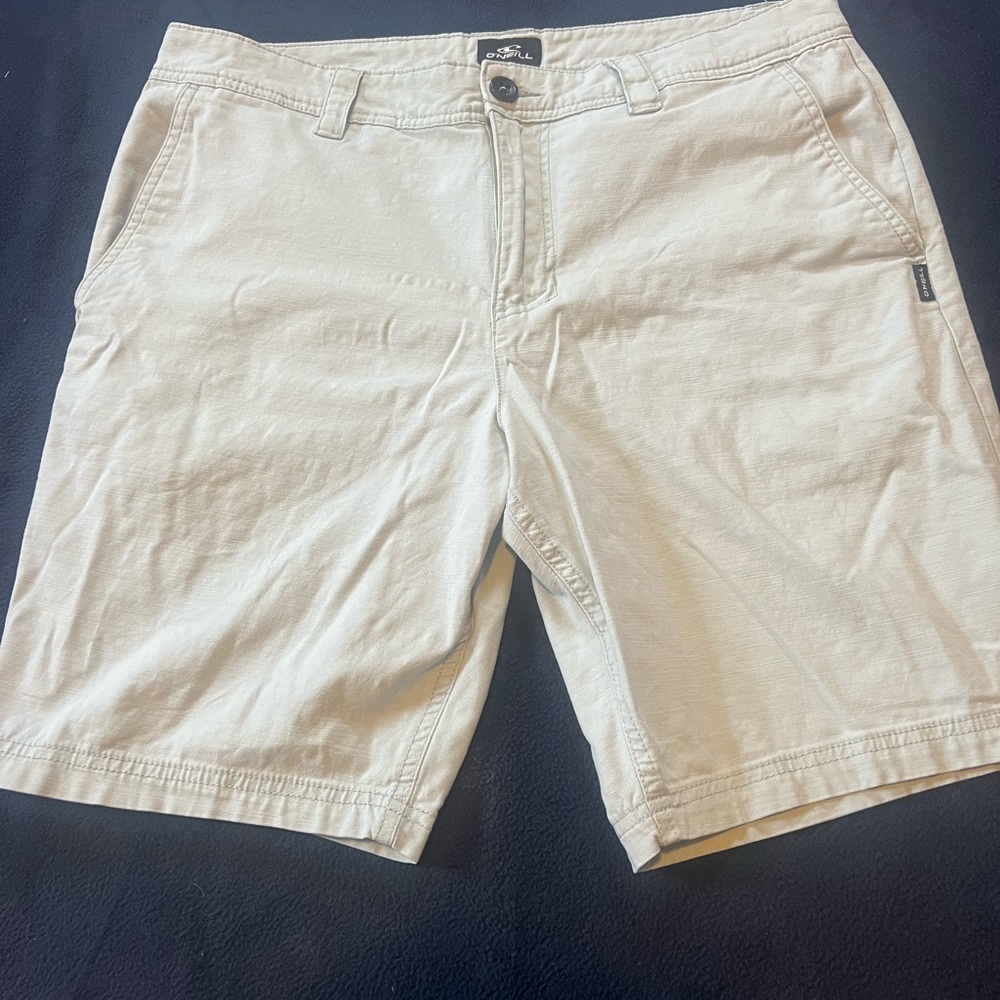 O’NEILL Mint green shorts, waist 34”, I seam 9”, 99% cotton, 1% elastic.